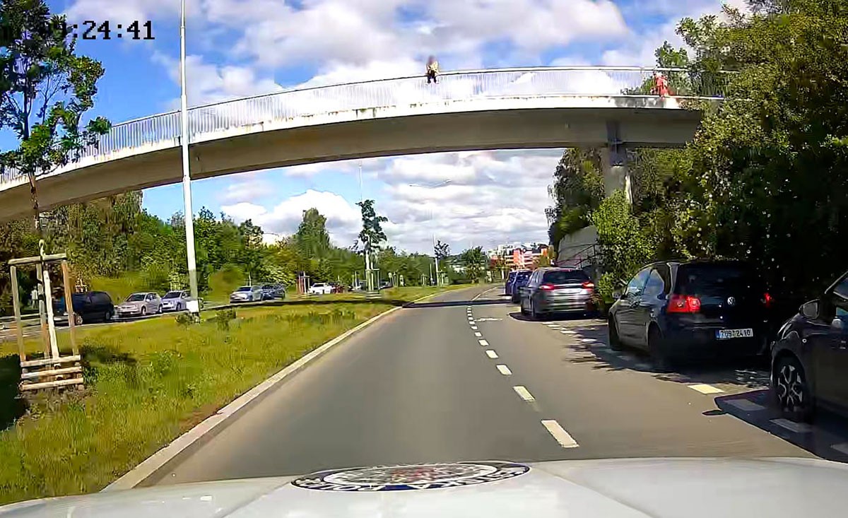 В Праге иностранка хотела покончить с собой из-за невозможности вернуться на родину