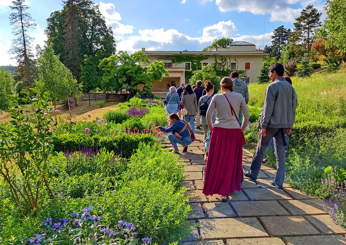 Житель Чехии пытался выгородить возлюбленную, ударившую его ножом 