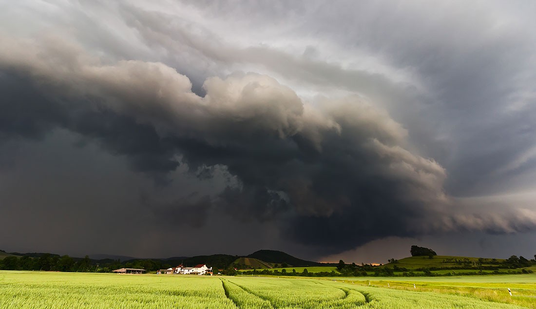 Предупреждение о сильных и очень сильных грозах объявлено в Чехии