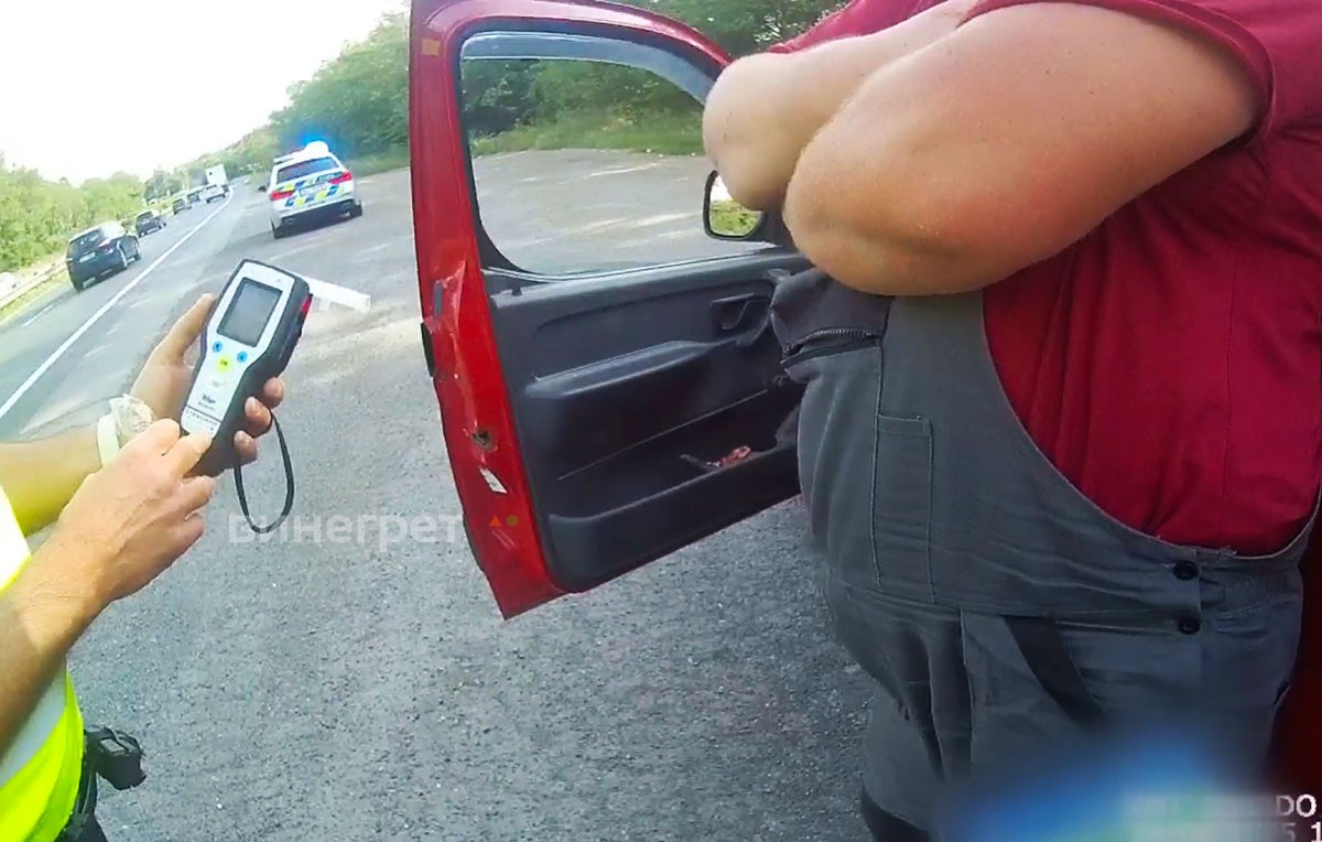 В Праге остановили вдрызг пьяного водителя: видео