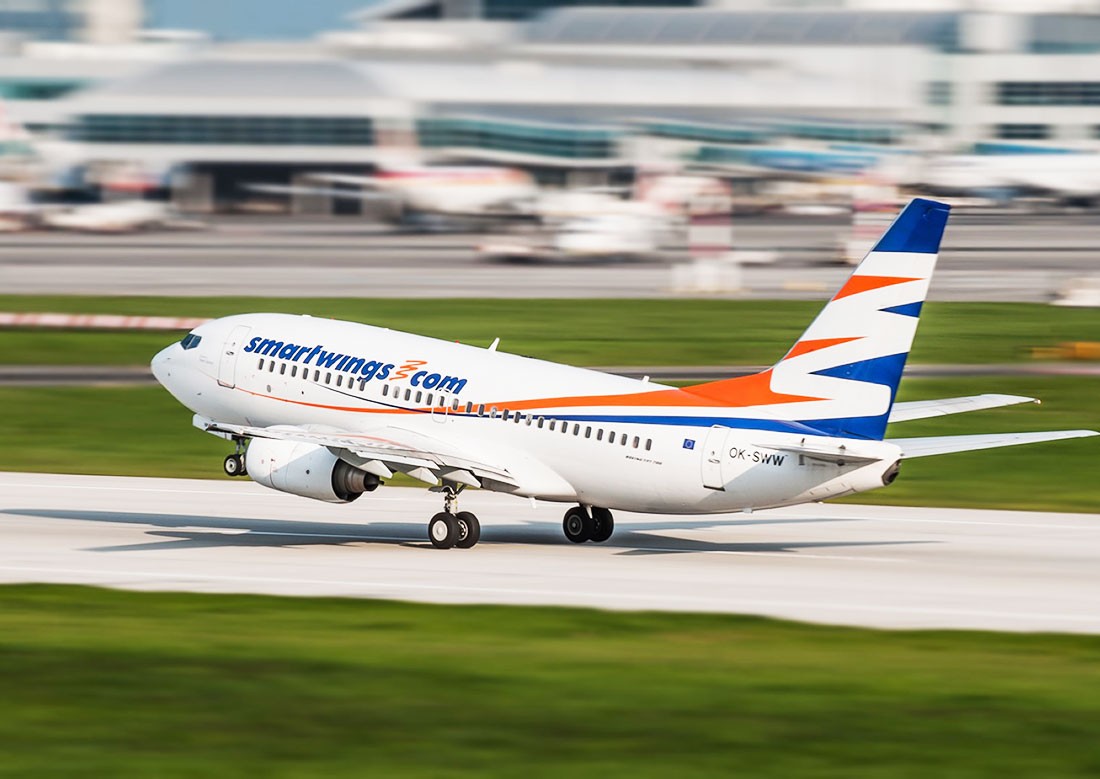 Пассажирский самолет незапланированно сел в Праге. Не работал разогрев еды