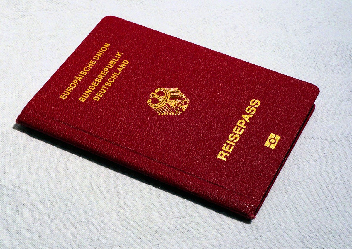 Гражданство Германии получило рекордное число мигрантов. Самый стремительный рост у россиян