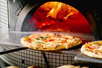 Пражская пиццерия вошла в число лучших за пределами Италии