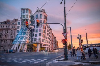 Дым из Канады может стать причиной необычных цветов восхода и заката в Чехии