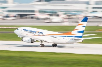 Пассажирский самолет незапланированно сел в Праге. Не работал разогрев еды