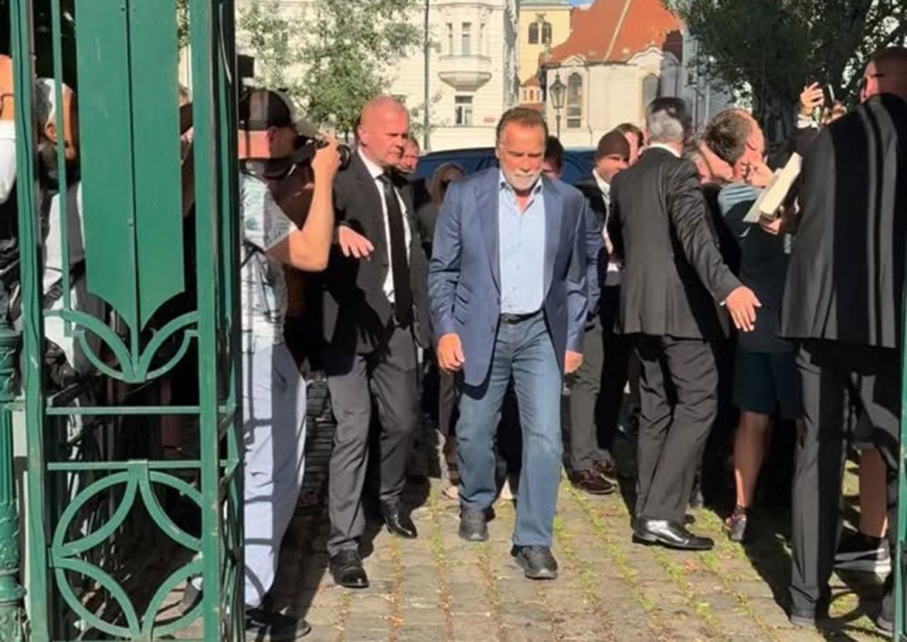 В Прагу прилетел Арнольд Шварценеггер