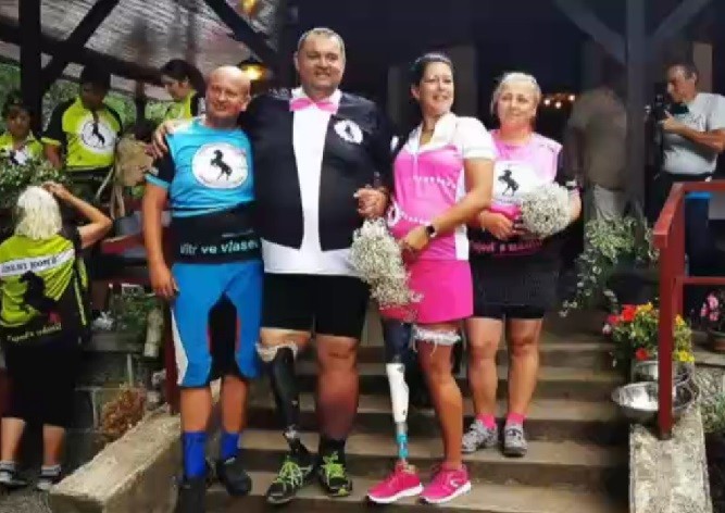 В Чехии у инвалидов прямо со свадьбы украли специальное авто