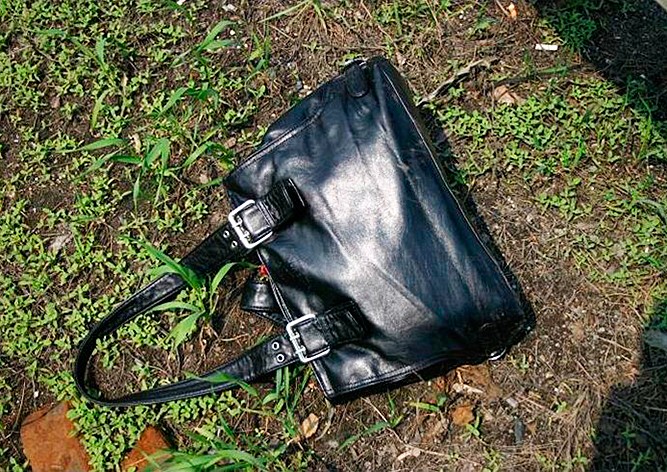 Куривший на балконе пражанин босиком погнался за грабителем