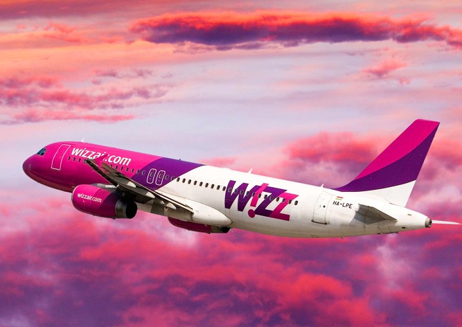 Пассажир пытался открыть дверь самолета, летевшего в Лондон