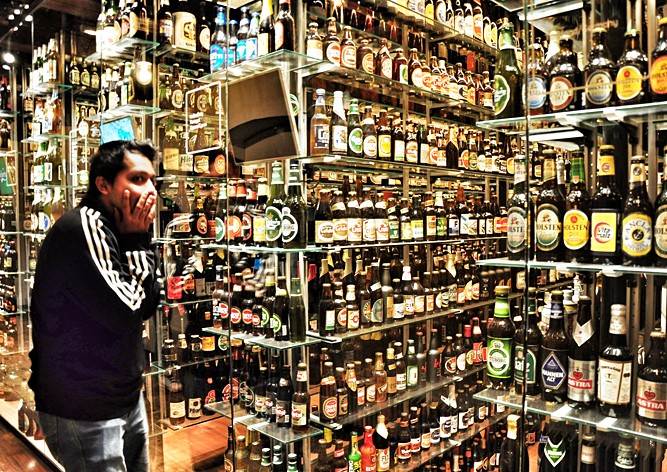 В центре Праги хотят запретить ночную продажу алкоголя