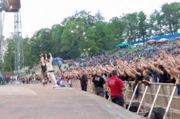 Иностранец устроил стрельбу на музыкальном фестивале в Чехии