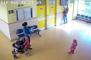 В Чехии семейную кражу телевизора «повесили» на цыган: видео