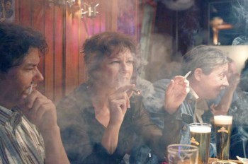 Сенат Чехии рассмотрит петицию за отмену антитабачного закона