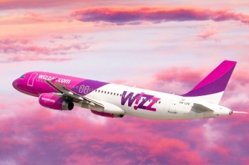 Пассажир пытался открыть дверь самолета, летевшего в Лондон