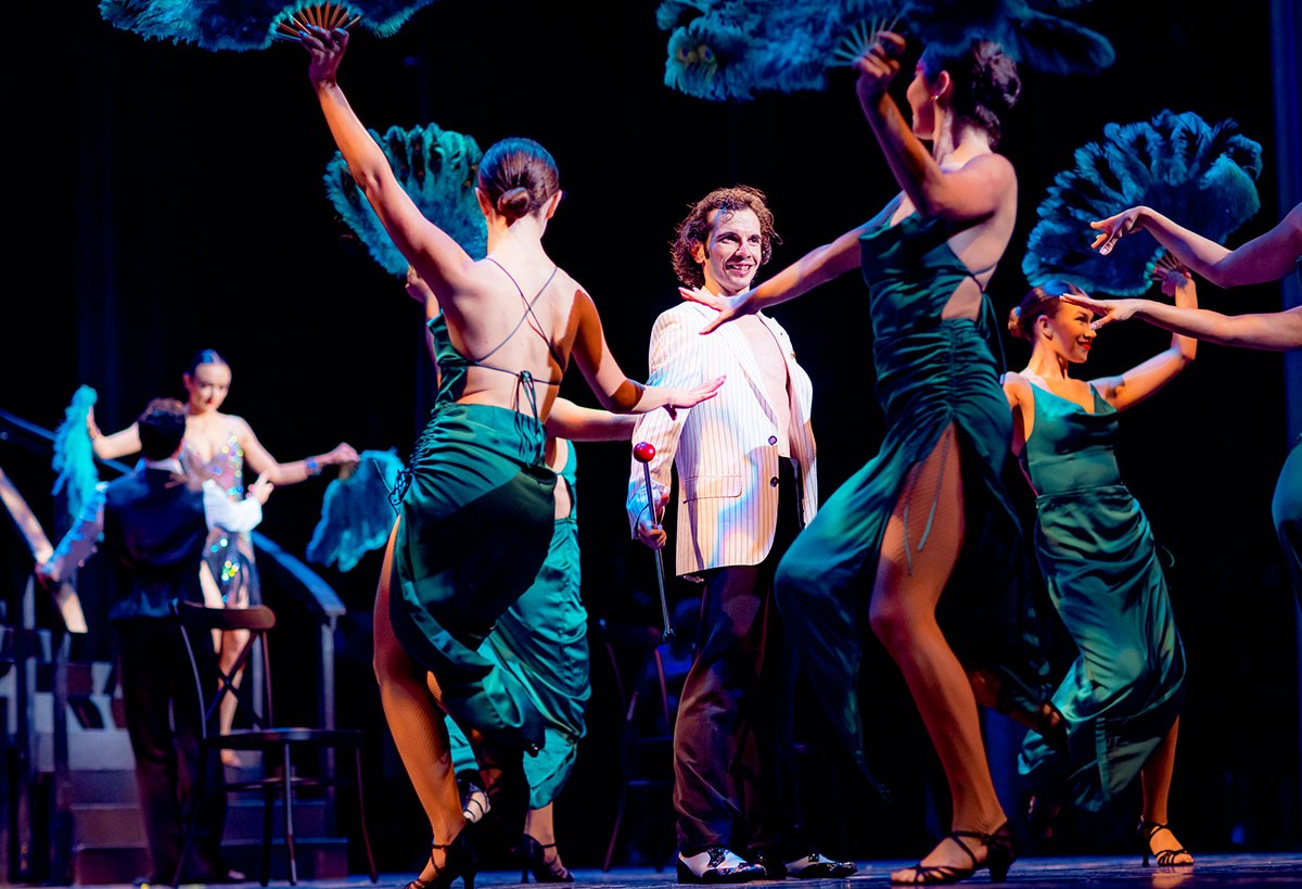 Полиция Праги показала, как загорелся эскалатор в метро: видео