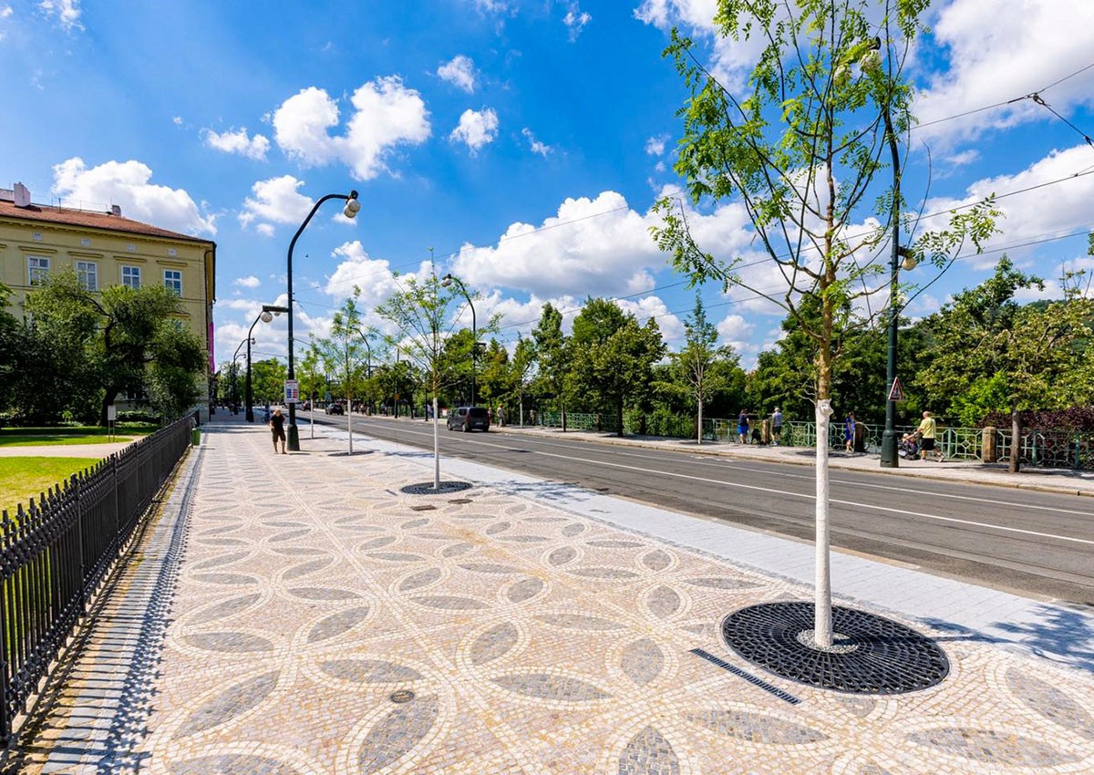 Ученые попросили жителей и гостей Праги ответить, где в городе жарче всего