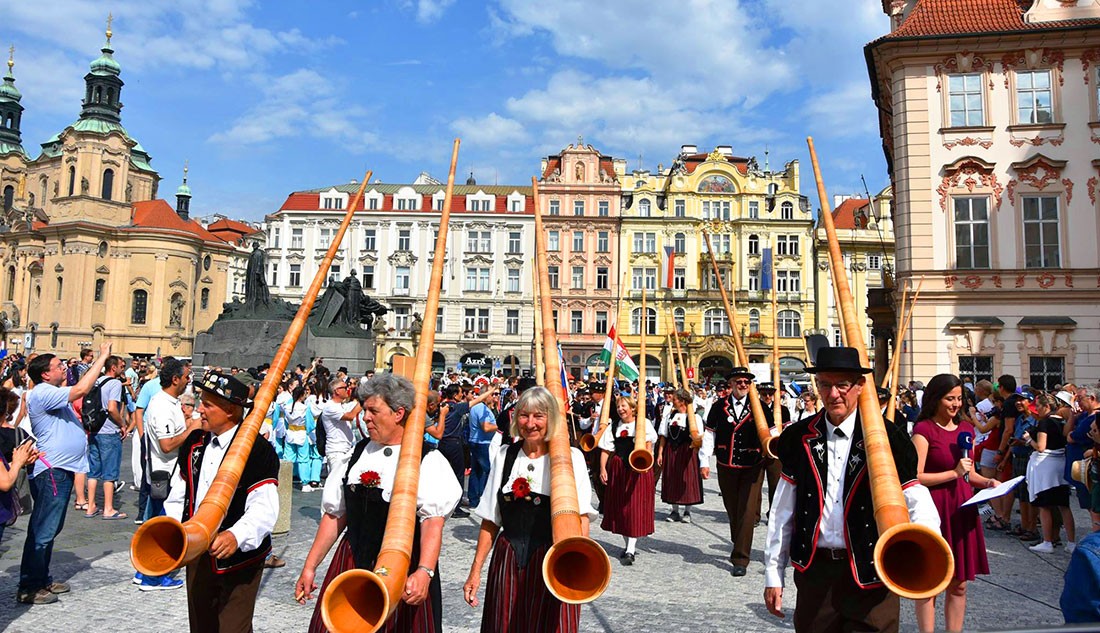 Аэропорт Праги частично закрыли из-за срабатывания датчика взрывчатки