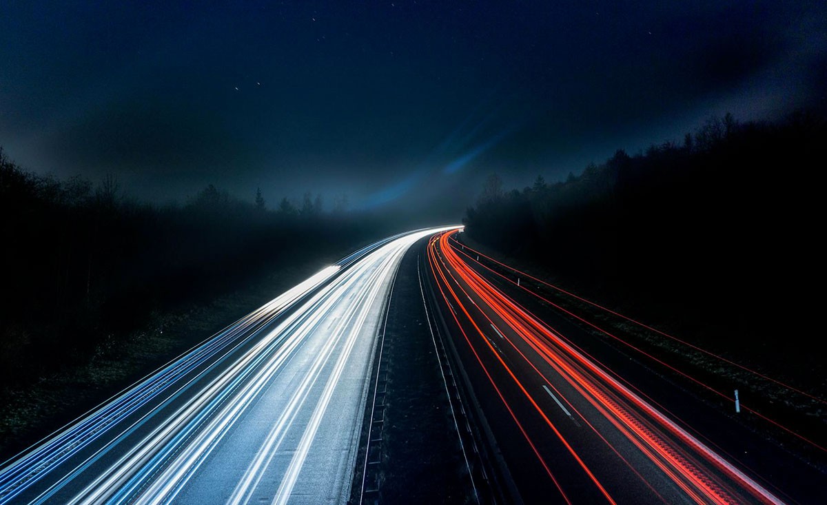 Пешеход со второй попытки нашел смерть на автомагистрали в Чехии