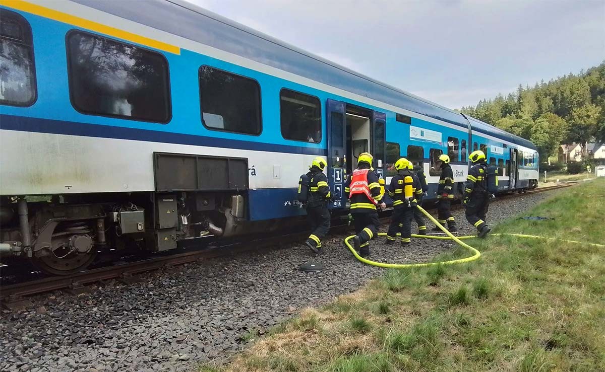 В Чехии во время движения загорелся пассажирский поезд