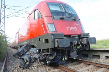 В Чехии поезд разнес застрявший на путях квадроцикл