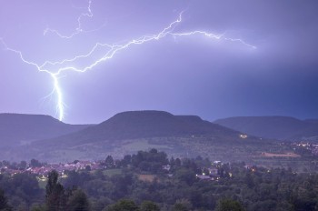 Предупреждение о сильных грозах объявлено в Чехии