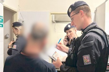 В Праге полиция провела рейд по выявлению нелегальных мигрантов: видео