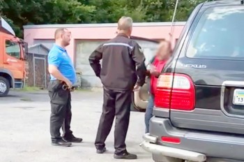 В чешских соцсетях обсуждают видео неадекватного поведения украинского водителя