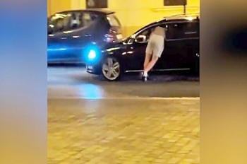 Чешская полиция разыскивает мужчину, ноги которого свисали из окна авто: видео