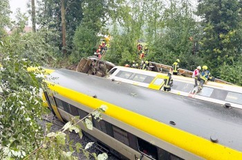 В Германии сошел с рельсов пассажирский поезд. Есть погибшие