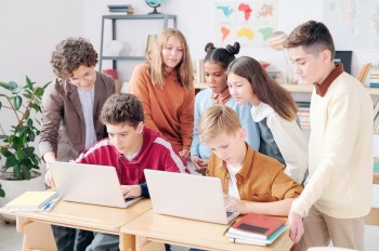 Бесплатные летние лагеря в Чехии для украинских детей и молодежи от AMIGA