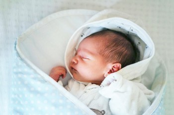 В Чехии родила 12-летняя школьница. Полиция проверяет инцест