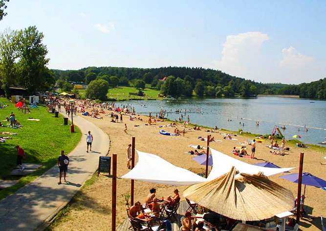 Где искупаться в Праге: городские пляжи