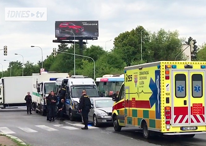 В Праге полицейские устроили массовое ДТП: 11 пострадавших