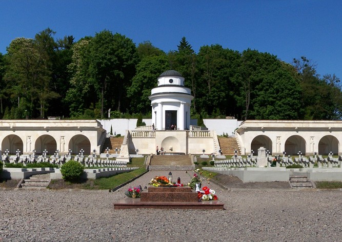 Украину возмутил дизайн новых польских паспортов