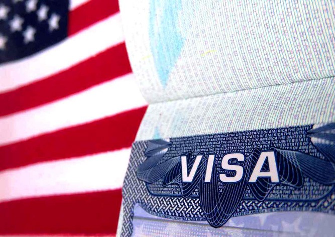 Консульства США прекратят выдачу виз россиянам