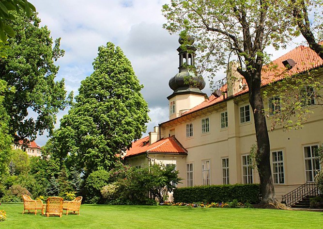 Британское посольство в Праге на один день откроется для всех желающих