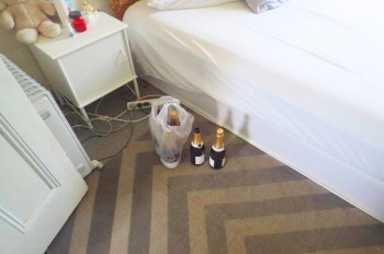 В Австралии вор напился элитного шампанского и уснул во взломанном доме