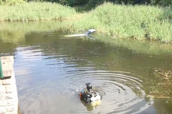 В Праге водитель заснул за рулем и утопил свое авто