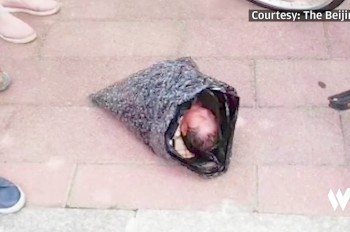 Китаянка отправила младенца в приют в пакете курьерской службой