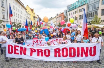 Сторонники традиционных семей проведут свой парад в Праге