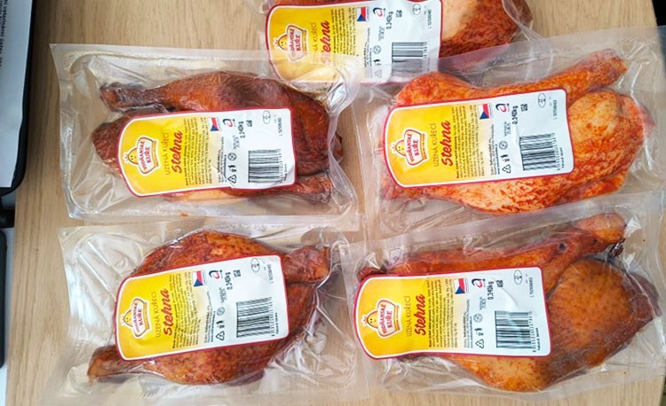 В Чехии из магазинов отзывают опасную для здоровья курятину