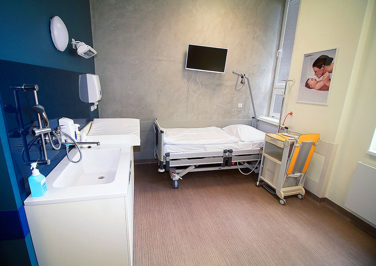 В Чехии родившая 12-летняя школьница, вероятно, была изнасилована братом