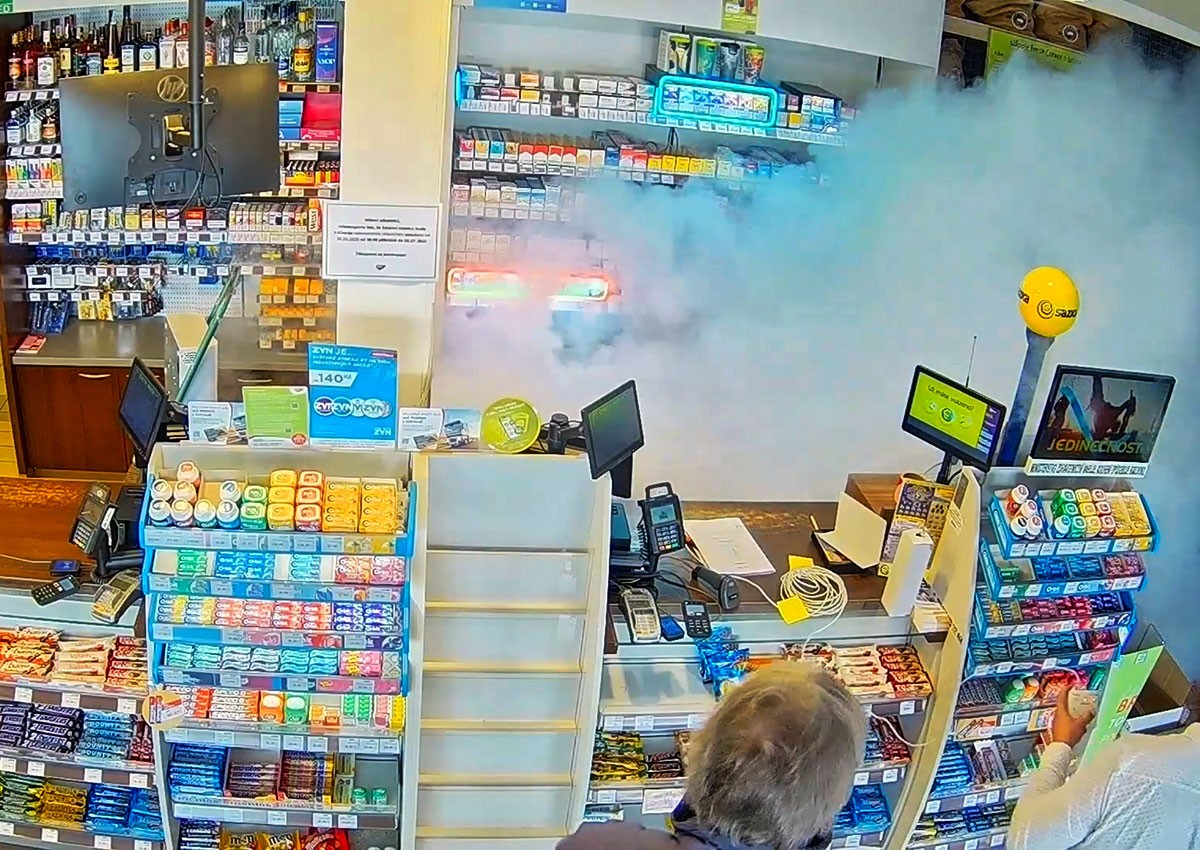 MOL внедряет дымовую защиту от грабителей на заправках в Чехии