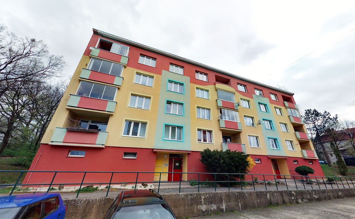 Ночью в Чехии зашатался панельный дом. Жильцов эвакуировали