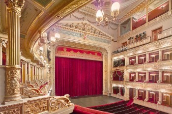 Национальный театр в Праге объявил скидку на все представления в августе и сентябре