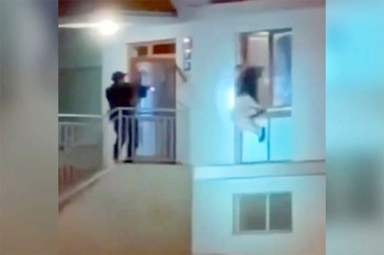 В Праге полицейский застрелил рецидивиста. Видео вызвало споры о правомерности