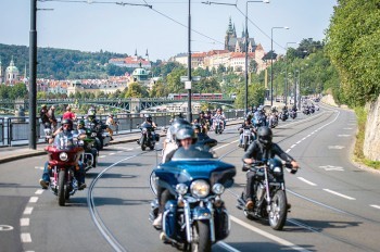 В субботу сотни мотоциклов Harley-Davidson проедут по центральным улицам Праги