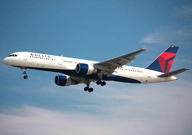 Пассажирский самолет едва не столкнулся с дроном при посадке в Праге