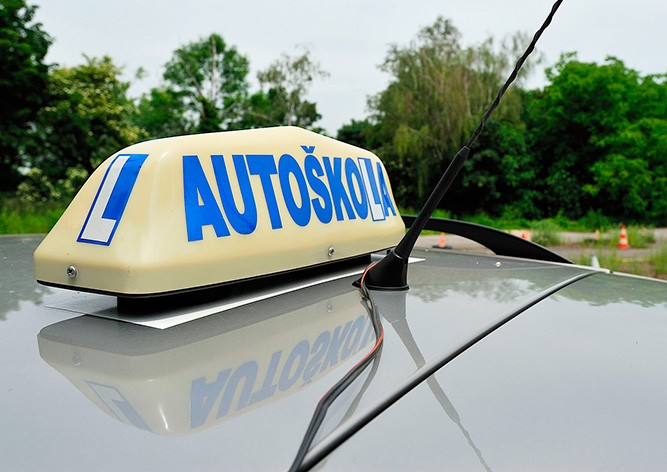 В Чехии инструктор автошколы сдал полиции пьяного ученика-иностранца