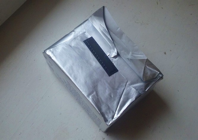 Пражский супермаркет наклеил на масло противокражные метки 